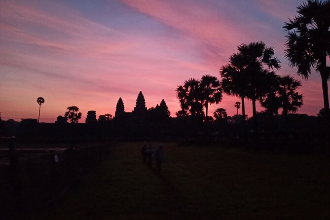 Private One Day Tour with Sunrise at Angkor Wat - What to pack for the temple day