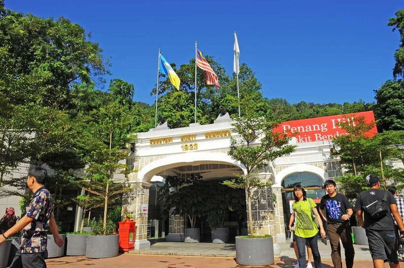 Private Penang City Tour with Kek Lok Si Temple - The Coffee Tree stop and the Via Radicosa visit