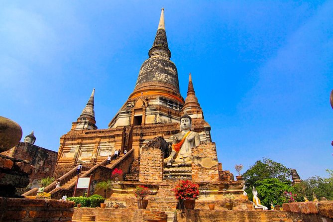 Private Tour: Ayutthaya Temples, Ruins and Lunch on River Cruise - Wat Mahathat and the Buddha head in the tree roots