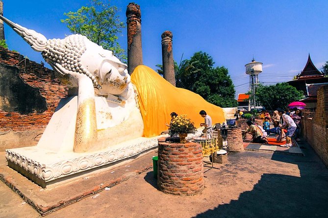 Private Tour: Ayutthaya Temples, Ruins and Lunch on River Cruise - Lunch arrives with a shared river cruise
