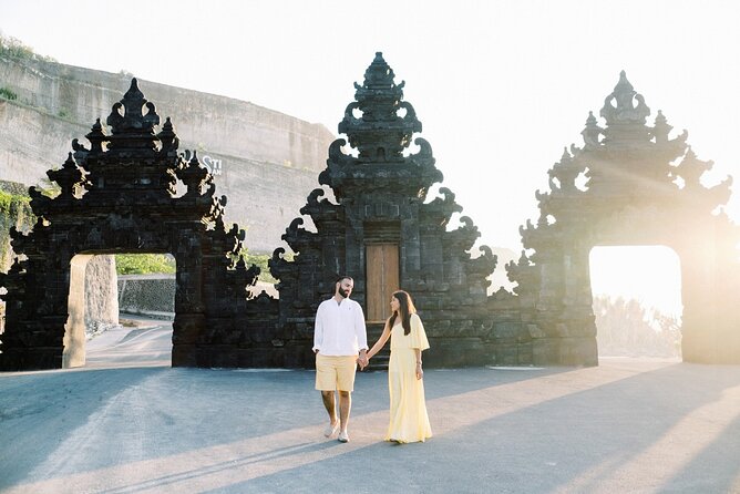 Private Tour Bali Beaches and Uluwatu Temple with Dinner - Melasti Beach and the sunset dance