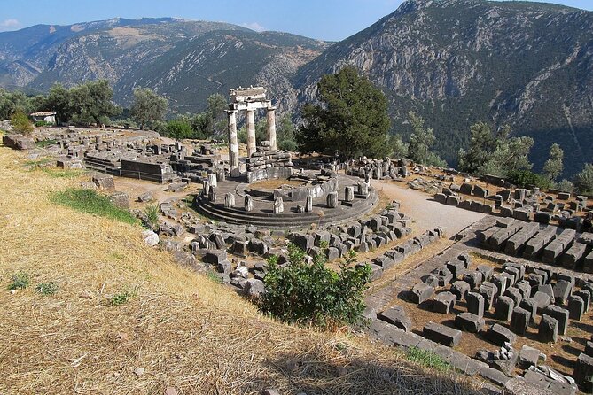 Private Tour Delphi, Village of Arachova, Osios Loukas Monastery - Who will enjoy this day most?