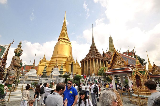 Private Tour: Grand Palace & Emerald Buddha Temple Experience - Dress correctly before you leave the hotel