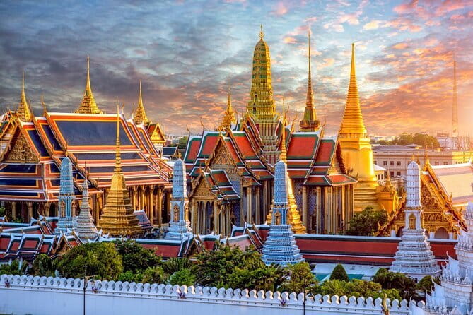 Private Tour: Grand Palace,Wat Phra Kaew, Museum&Cooking Class - Tuk-tuk ride and the local market