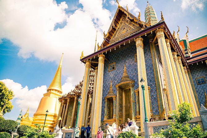 Private Tour: Half-day Grand Palace and Wat Arun by Boat - Wat Phra Kaew and the Emerald Buddha