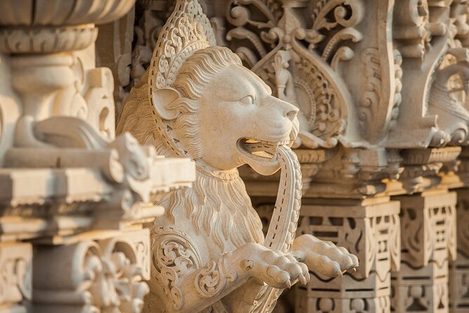 Private Tour in Abu Dhabi City with BAPS Temple - Marina Mall, the practical midday pause