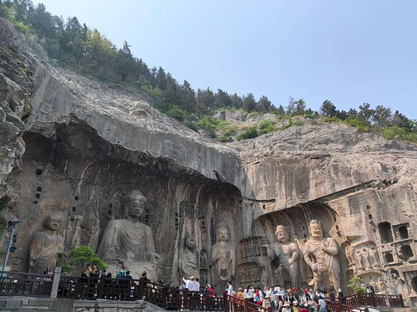Private Tour: Longmen Grottoes, Shaolin Temple & Kungfu Show - Lunch and the Shaolin Kungfu show