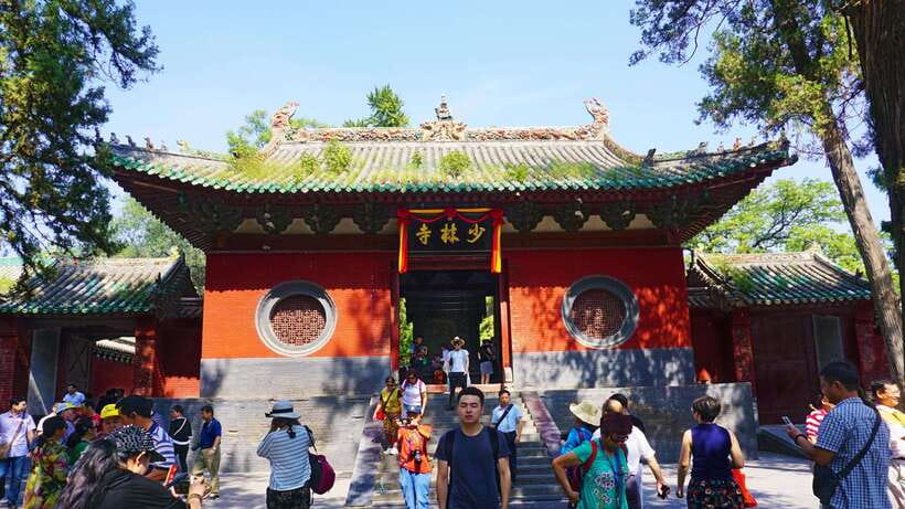 Private Tour: Longmen Grottoes, Shaolin Temple & Kungfu Show - Starting in Xi’an, Luoyang, or Zhengzhou