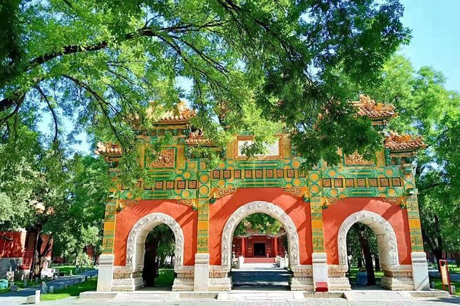 Private Tour: Temple of Heaven with Roast Duck and Acrobatic show - The Red Theatre’s acrobatics and martial arts
