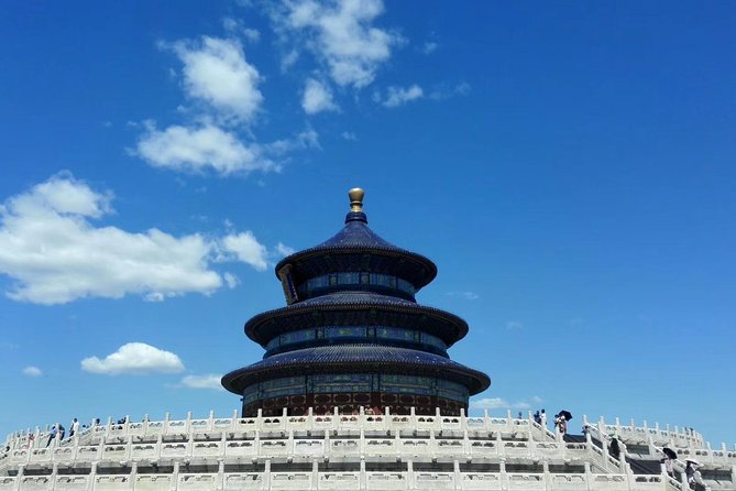 Private Tour: Temple of Heaven with Roast Duck and Acrobatic show - Peking duck with drinks after the show