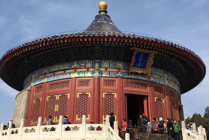 Private Tour: Temple of Heaven with Roast Duck and Acrobatic show - What private service adds to the price