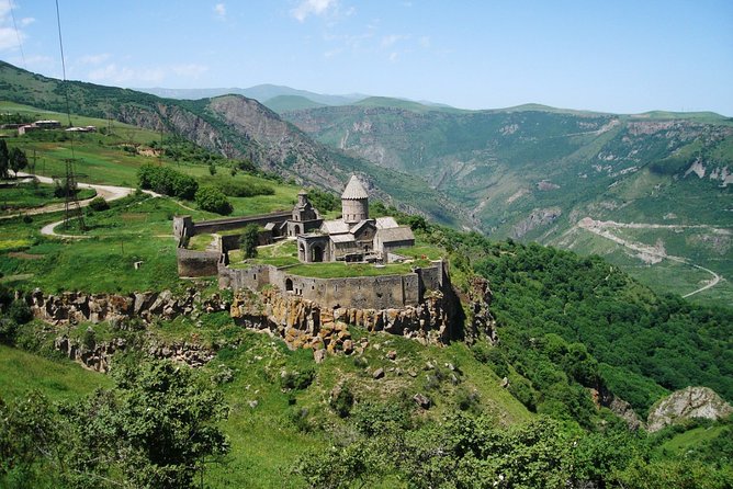 Private tour to Hin Areni winery, Tatev monastery & ropeway, Khndzoresk caves - Khndzoresk’s caves and swinging bridge