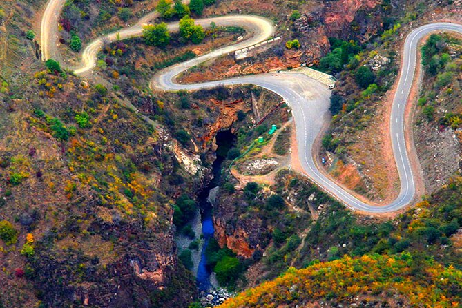 Private tour to Hin Areni winery, Tatev monastery & ropeway, Khndzoresk caves - Who should book this experience?