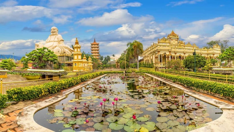 Private Tour to Mekong Delta & Vinh Trang Pagoda 1 Day - Vinh Trang Pagoda: a strong first stop near My Tho