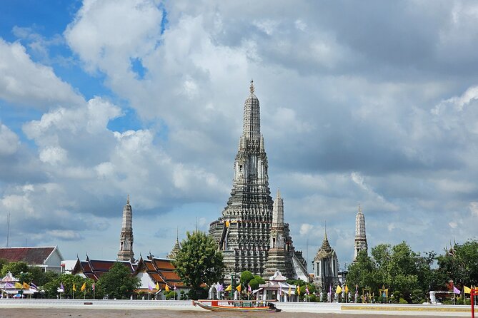 Private tour to Wat Pho,Wat Arun, Canal Tour,Flower Market - Timing, comfort, and the private format