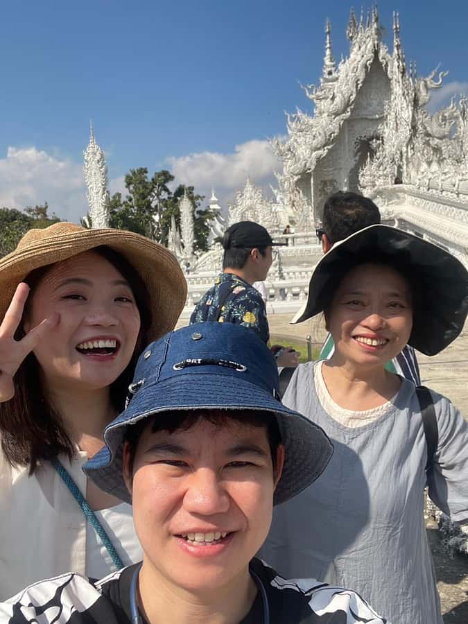 Private trip Chiang Rai Day trip, White Temple, Blue temple - Mae Khachan Hot Spring gives you an easy first pause