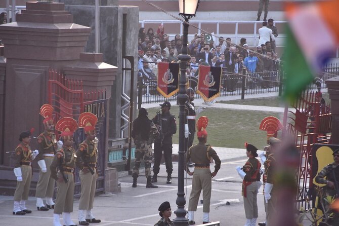 Private Wagah Border Drama and the Golden Temple with Transfer - Who should choose this full-day experience?