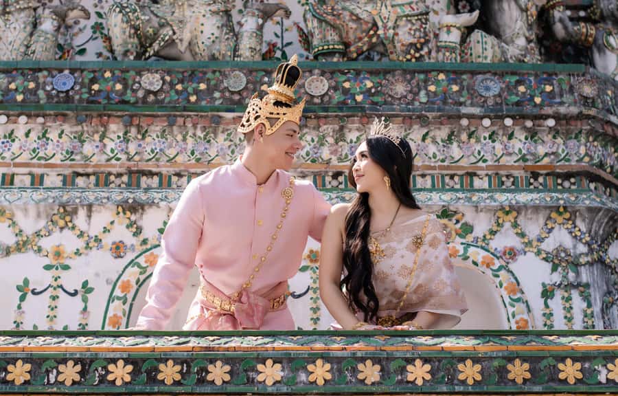 Professional Thai Costume Photography at Wat Arun, Bangkok - Five things to know before booking