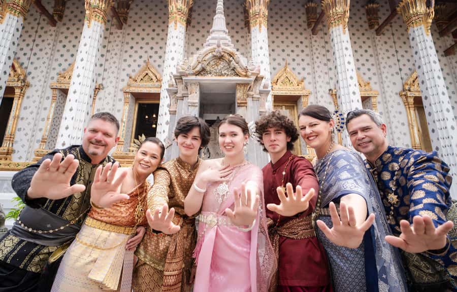 Professional Thai Costume Photography at Wat Arun, Bangkok - Adding a traditional Thai costume
