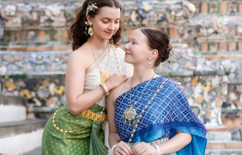 Professional Thai Costume Photography at Wat Arun, Bangkok - What happens at Wat Arun