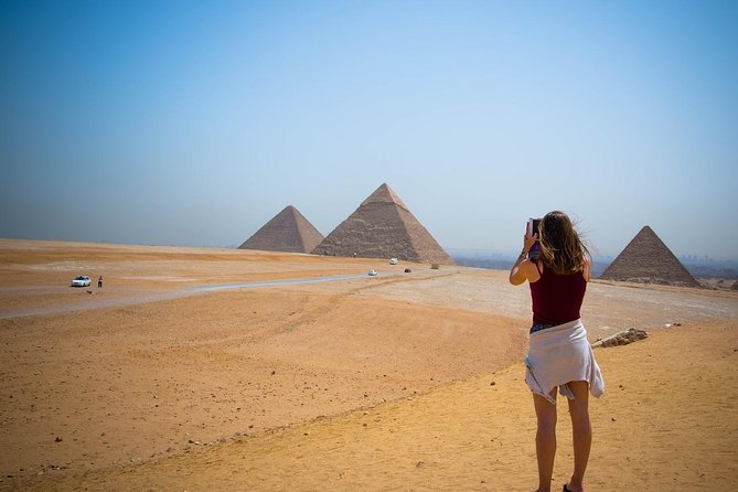 Pyramids of Giza & Sphinx & valley temple Tour with Egyptian lunch - Why this short Giza tour works