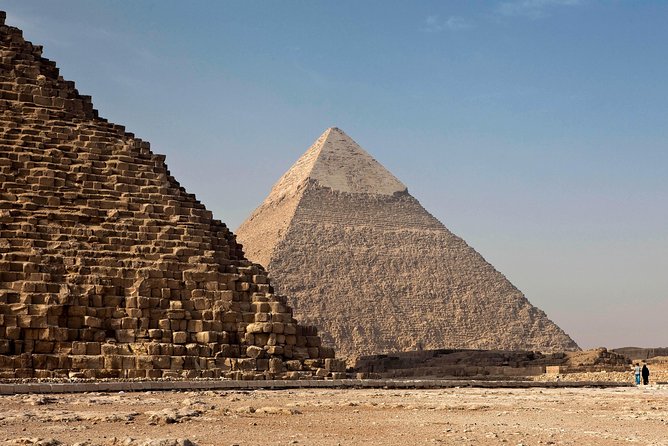 Pyramids of Giza & Sphinx & valley temple Tour with Egyptian lunch - Guides and the human side of the tour