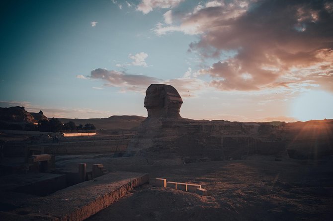 Pyramids of Giza & Sphinx & valley temple Tour with Egyptian lunch - Two hours around the Pyramids of Giza
