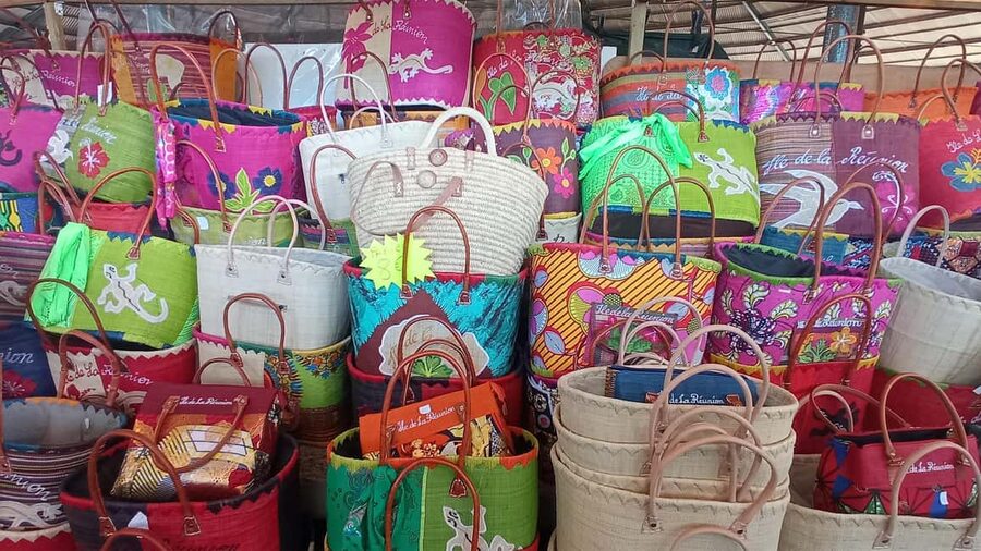 Réunion Island: Temples and religions Half-day tour - Saint-Pierre market: a short local shopping stop