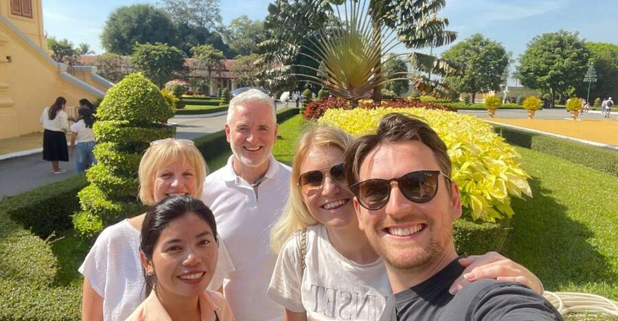 Royal Palace, National Museum & Wat Phnom with Private tour - FAQ