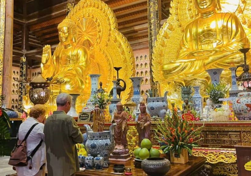Sacred Nights at Bai Dinh Pagoda: A Spiritual Escape - Walking from Tam Quan Gate through the Arhat Corridor