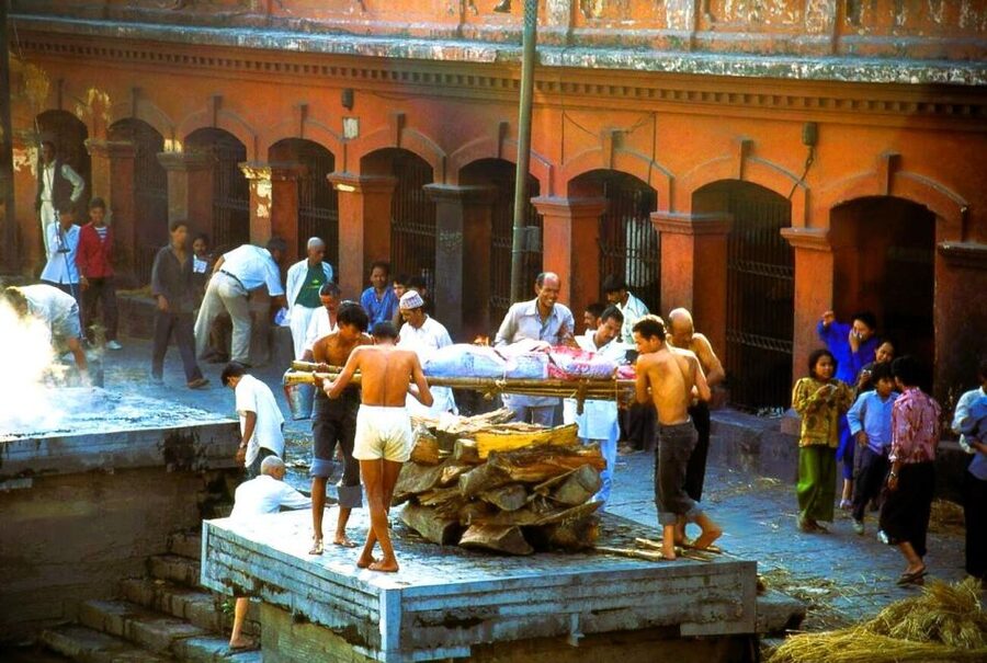 Sacred Pashupatinath: Aarati,Cremation Rites & Boudha Stupa - Boudhanath Stupa and the sacred kora