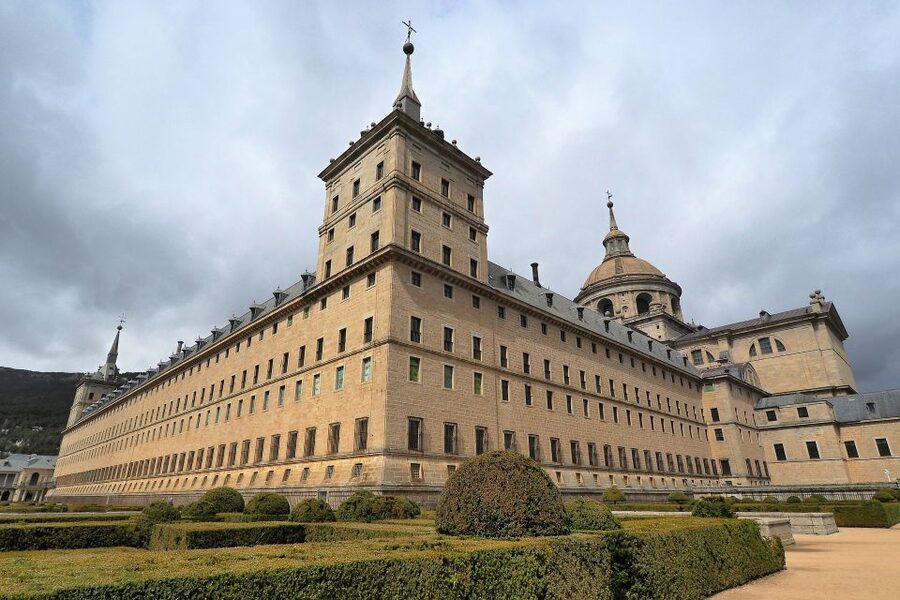 San Lorenzo de El Escorial: Monastery and Site Guided Tour - Why El Escorial matters beyond its size
