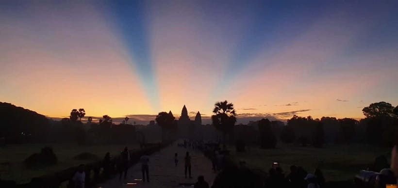 Seat-In-Coach: Small Circuit tour with Sunrise at Angkor Wat - Watching sunrise at Angkor Wat