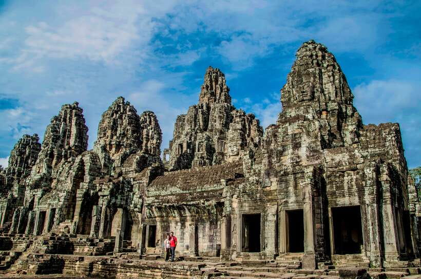 Seat-In-Coach: Small Circuit tour with Sunrise at Angkor Wat - Ta Prohm and the trees over the ruins