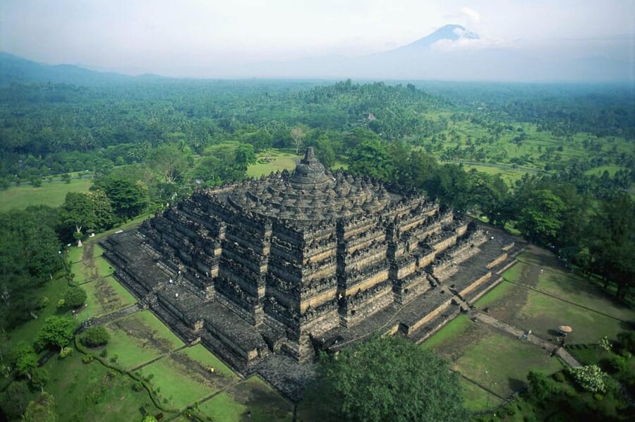 SEMARANG SHORE TOURS: BOROBUDUR TEMPLE EXCURSIONS - Mendut and Pawon: Worth Adding If Time Allows
