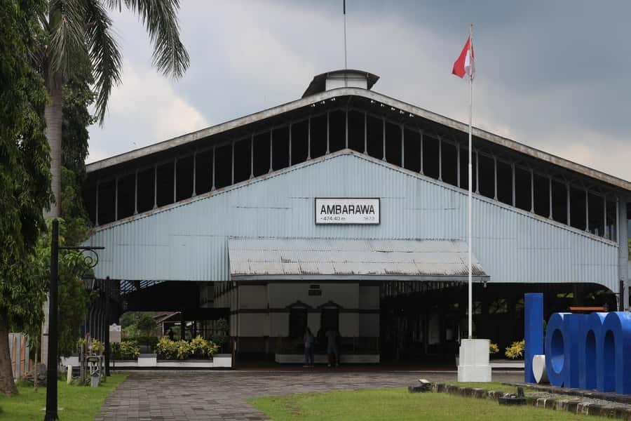 SEMARANG TOURS : GEDONGSONGO TEMPLE/TRAIN MUSEUM AMBARAWA - Ambarawa Railway Museum and Indonesia’s old trains