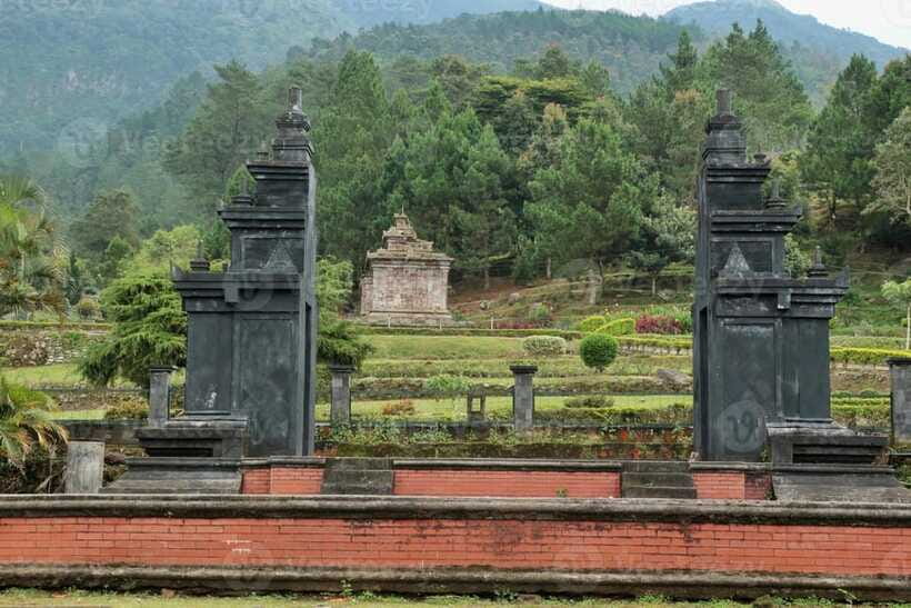 SEMARANG TOURS : GEDONGSONGO TEMPLE/TRAIN MUSEUM AMBARAWA - Who will enjoy this day most