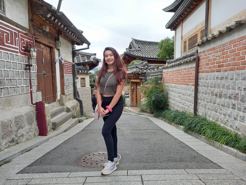 Seoul: 4-Hour Guided Tour to Palace, Bukchon, Jogyesa Temple - The National Folk Museum and everyday Joseon life