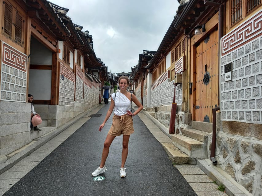 Seoul: 4-Hour Guided Tour to Palace, Bukchon, Jogyesa Temple - Who should book this experience?