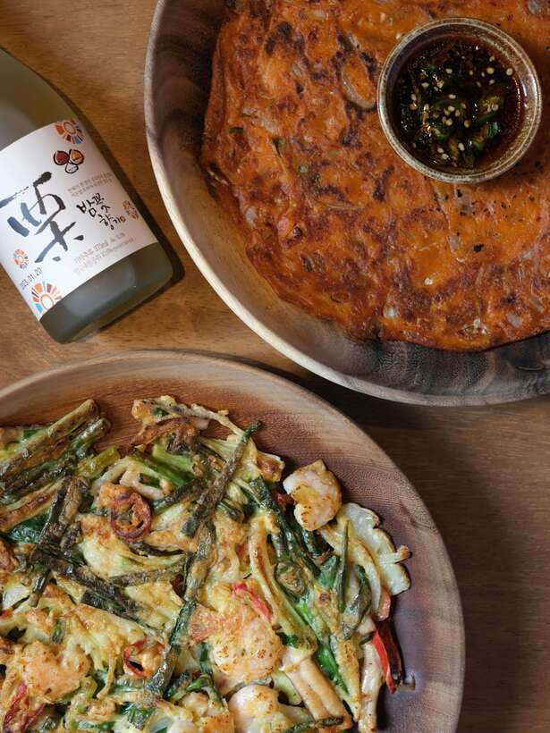 Seoul Sunrise & Sunset Hike + Temple & K-Food Adventure - Should you book the Achasan hike and food tour?