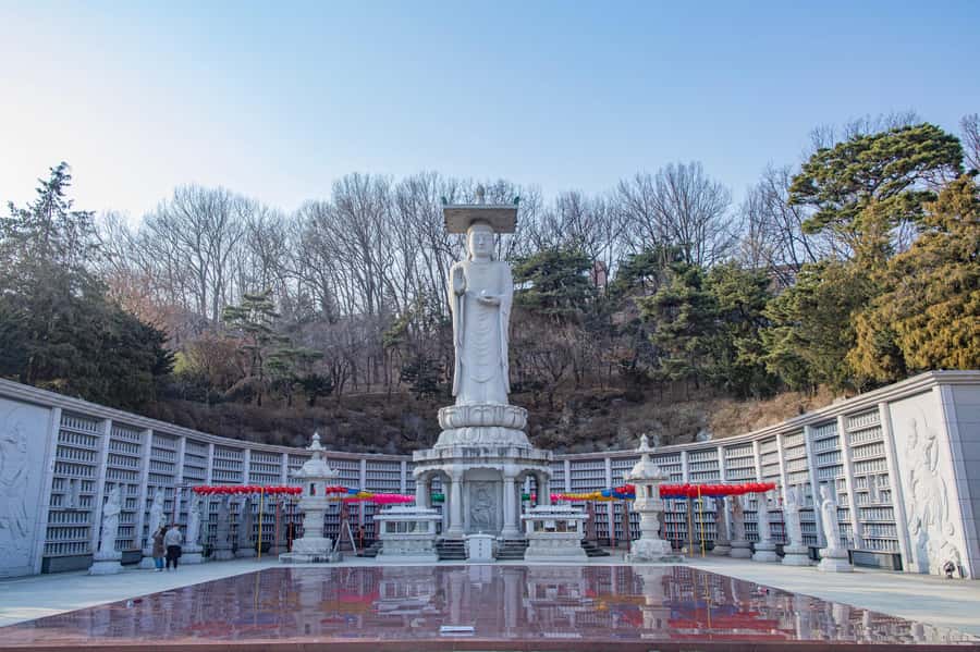 Seoul: Temple & Starfield COEX Mall Gourmet Tour in Gangnam - Who will enjoy this Gangnam evening