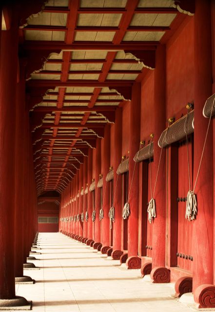 Seoul: UNESCO Sites tour: Palace, Shrine & Bukchon Village - Jongmyo Shrine and the quiet side of royal Seoul