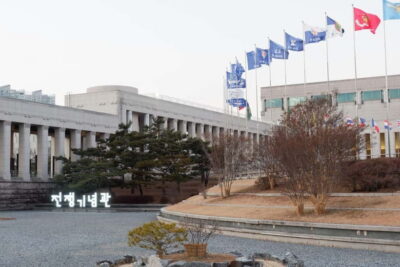 War Memorial, Jogyesa Temple & Tapgol Park Tour