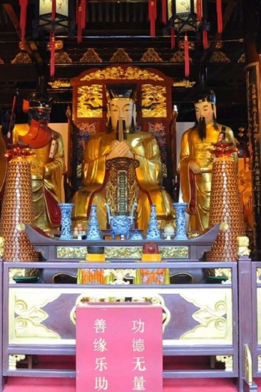 Shanghai: Yu Garden and City God Temple Walking Tour - Four things to know before you book