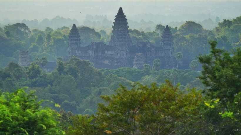 Shared day tour with Spanish-speaking guide at Angkor Temple. - Angkor Wat takes the afternoon