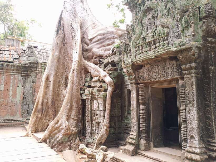 Sharing Trip to Angkor Temple with sunset - Baphuon and Phimeanakas: two different kinds of ruins