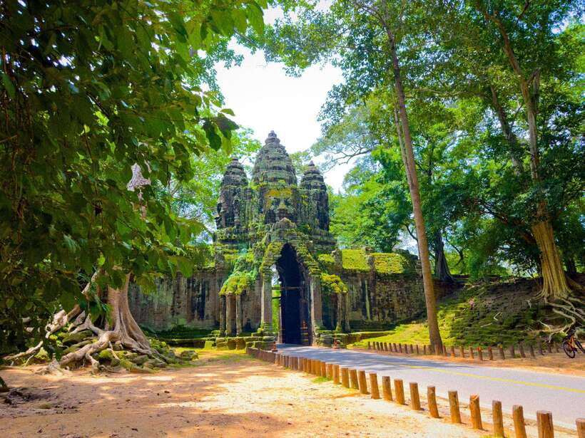 Siem Reap: 2-Days Angkor Wat with Sunrise Small-Group Tour - Day 1: Pre Rup and Banteay Srei
