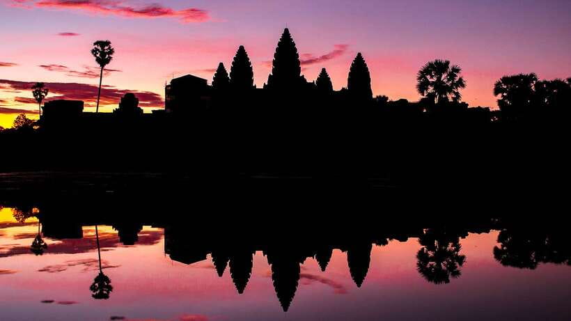 Siem Reap: Angkor Sunrise 1- or 2-Day Guided Temples Tour - Day 2 begins with Angkor Wat before dawn