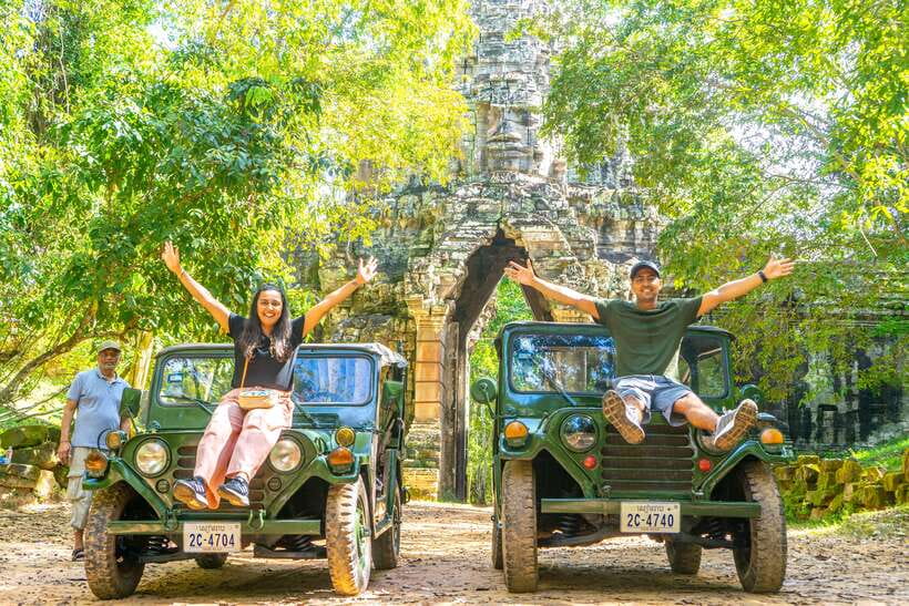 Siem Reap: Angkor Sunrise Jeep Tour / SUV Car Available - Breakfast after the first temple