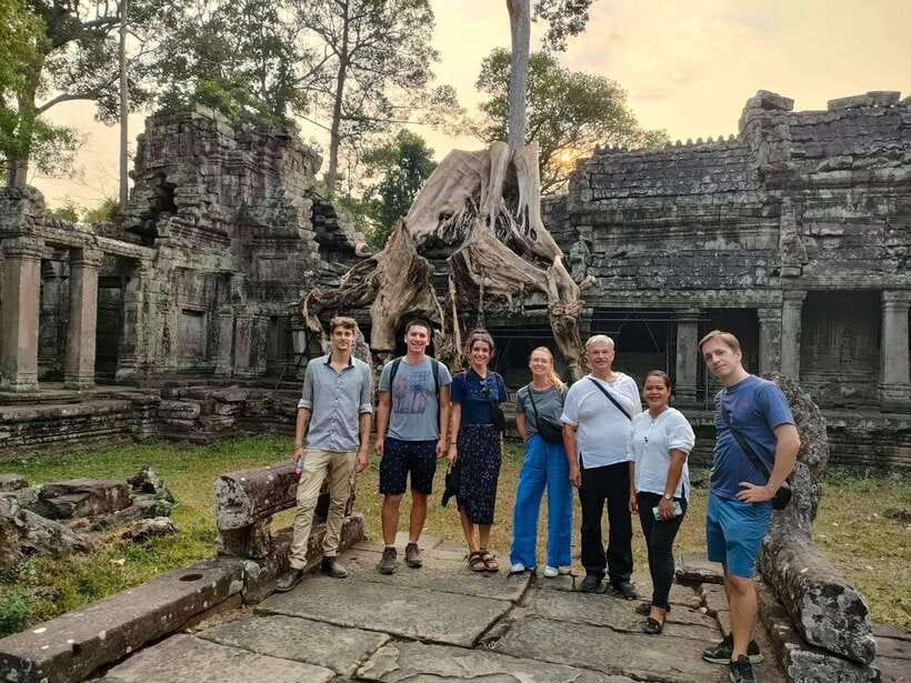 Siem Reap: Angkor Wat 2-Day Tour with Sunrise and Sunset - Phnom Bakheng and the final sunset